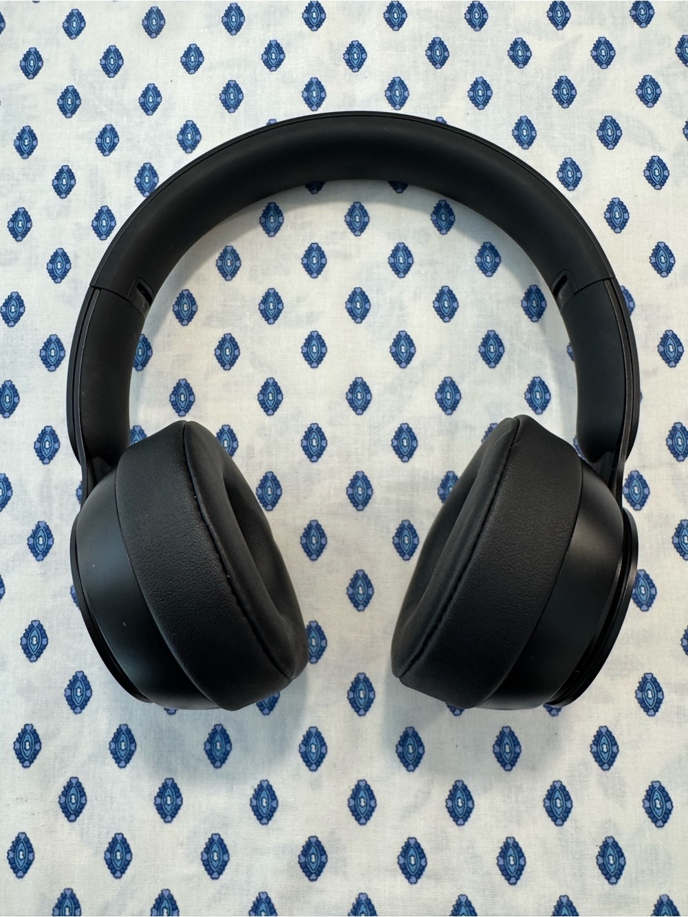 Beats Solo Pro Headphones - Black (barely worn)